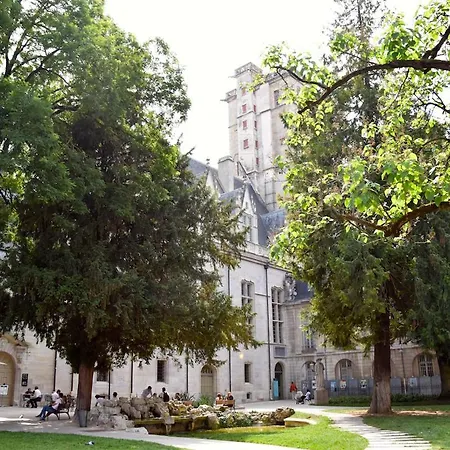 Le Refuge / Pied-à-terre Pragmatique * Digione