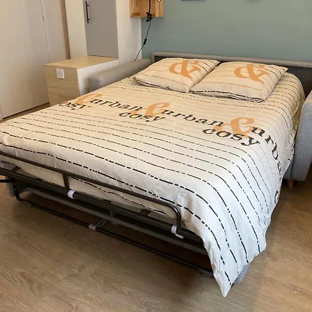 Apartament Le Refuge / Pied-a-terre Pragmatique *